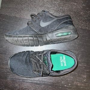 Nike Janoski